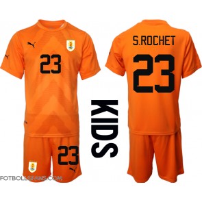 Uruguay Sergio Rochet #23 Målvakt Replika Bortatröja Barn VM 2022 Kortärmad (+ Korta byxor)